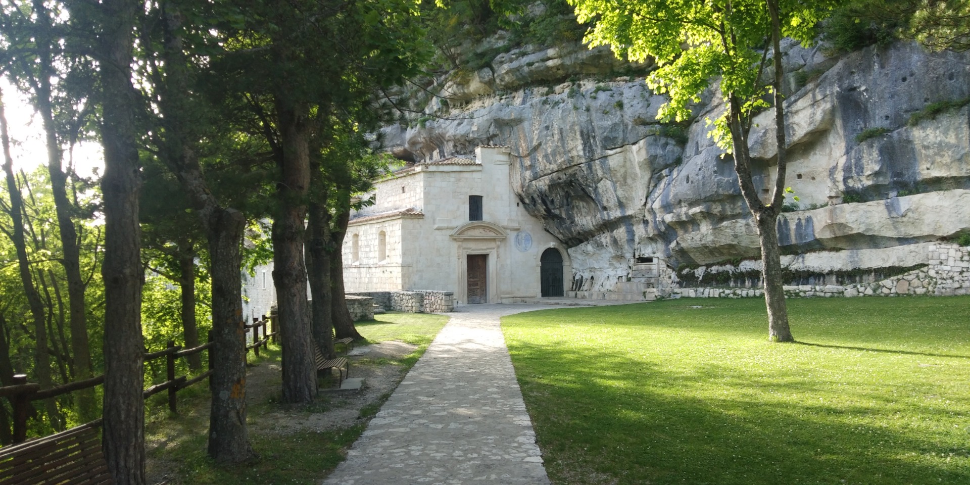 Ingresso dell'Eremo di Santo Spirito a Majella